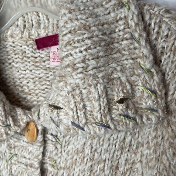 KaiselyCropped Knit Cardigan Sweater. Size Medium. - Picture 3 of 10